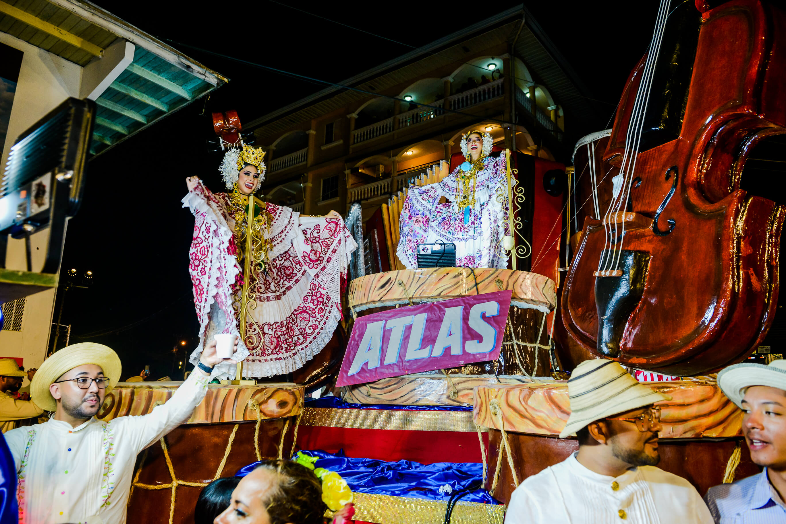 Desfile de las Mil Polleras cervecería nacional panamá